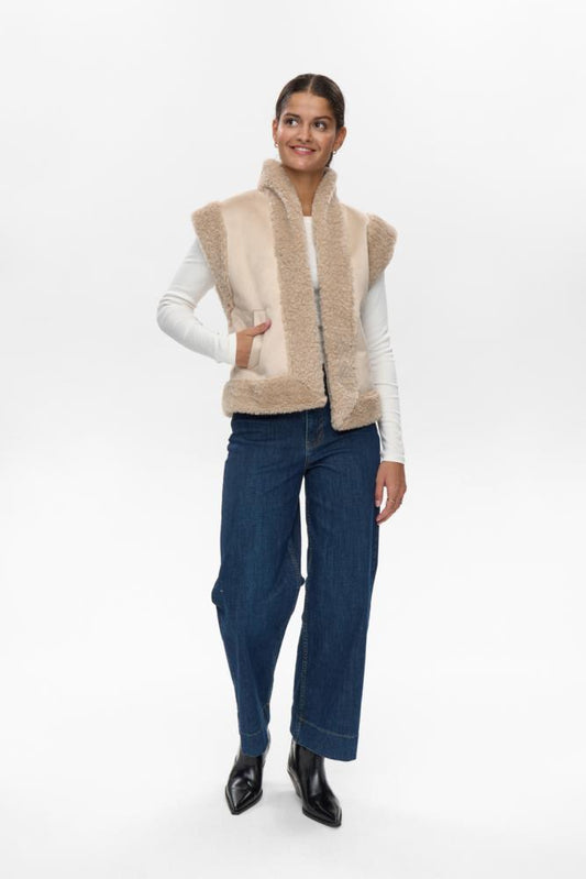 NuElliot Vest