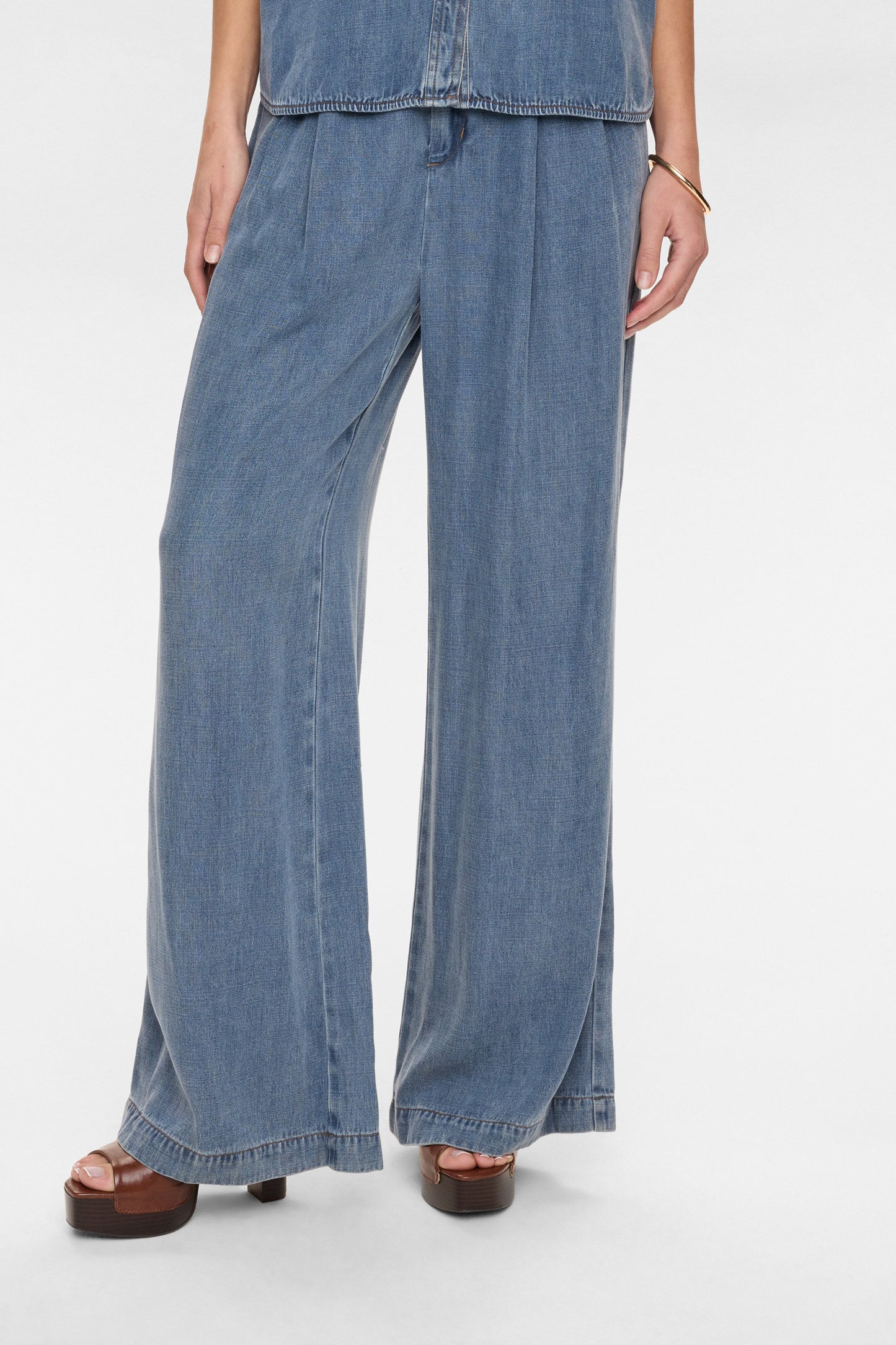 NuElida Pants