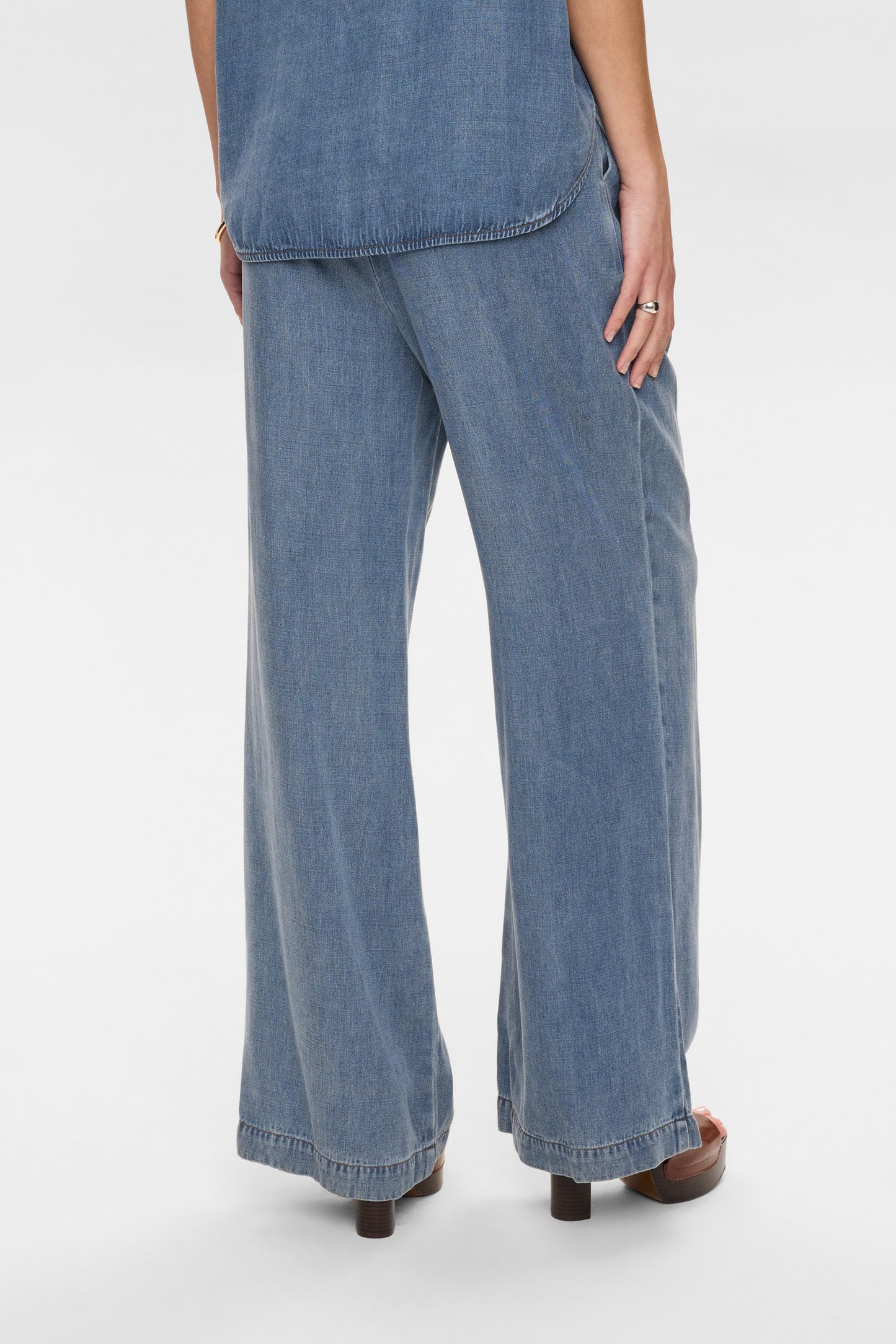 NuElida Pants